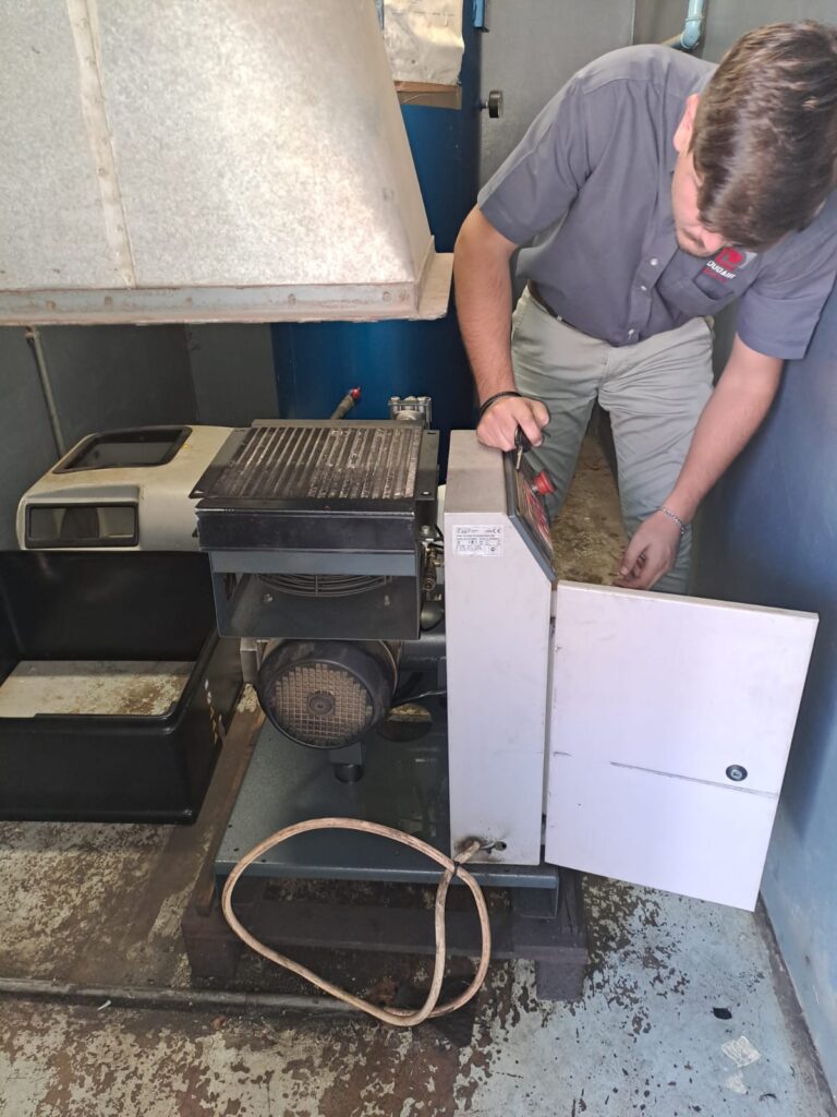 Compressor servicing